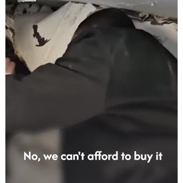 ►🚨▶◾️🇮🇱⚔️🇵🇸 Gaza: Families extract flour from the Rubble