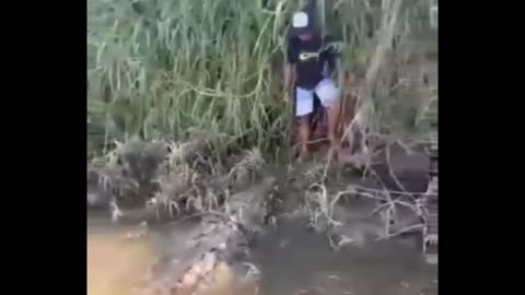 do not move 😱😱😱