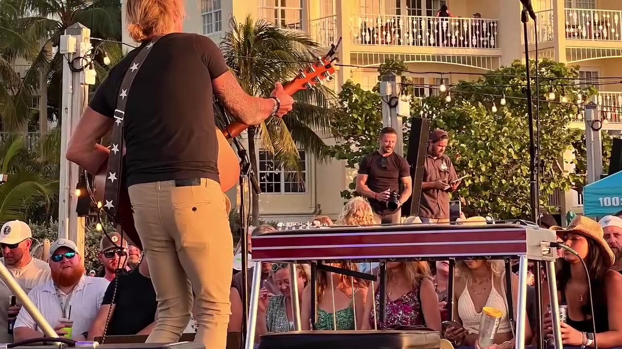 HEYHEYHEY song of the day COUNTRYTOWN GOV’T APPROVED ROCKSTAR