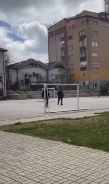 Nisen drejtë QKUK-së nxënësit e goditur nga rryma në shkollë (VIDEO)