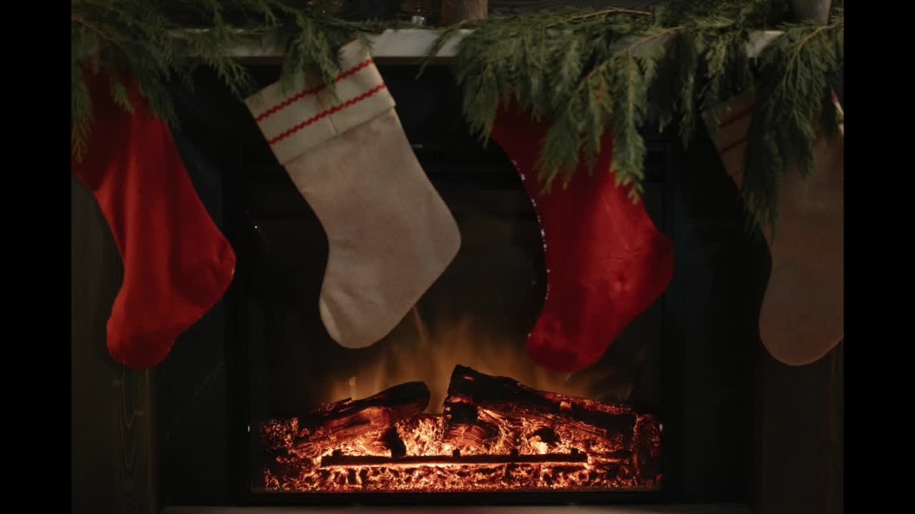 CHRISTMAS FIREPLACE: CHRISTMAS VIBES, FIREPLACE, CHILL, RELAX