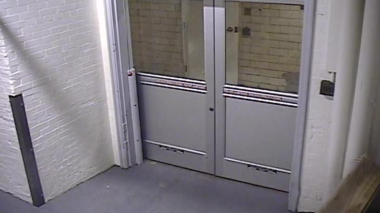 5501LHOBBALoadingDockEast_2021-01-06_00h20min00s690ms.mp4