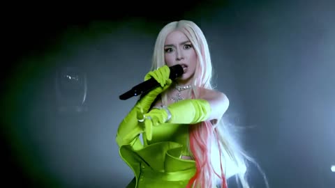 Ava Max - Kings & Queens (amfAR’s A Gala For Our Time)
