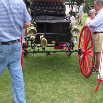 1902 Holsman High-Wheeler Runabout