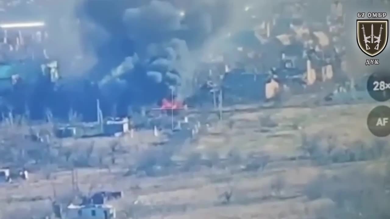 Ukranian Drone Footage Shows Russian Units Breaking into the Eastern Outskirts of Chasov Yar