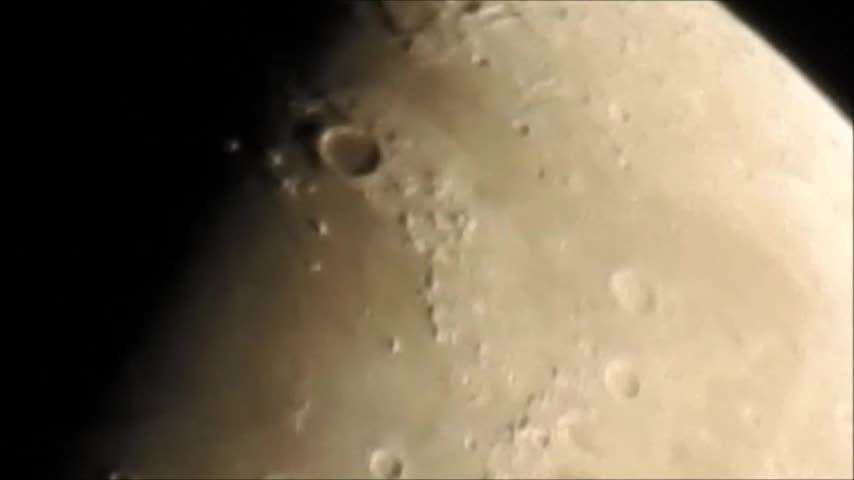 Count The Craters! Detailed zoom-in of the Dec 26th Half Moon