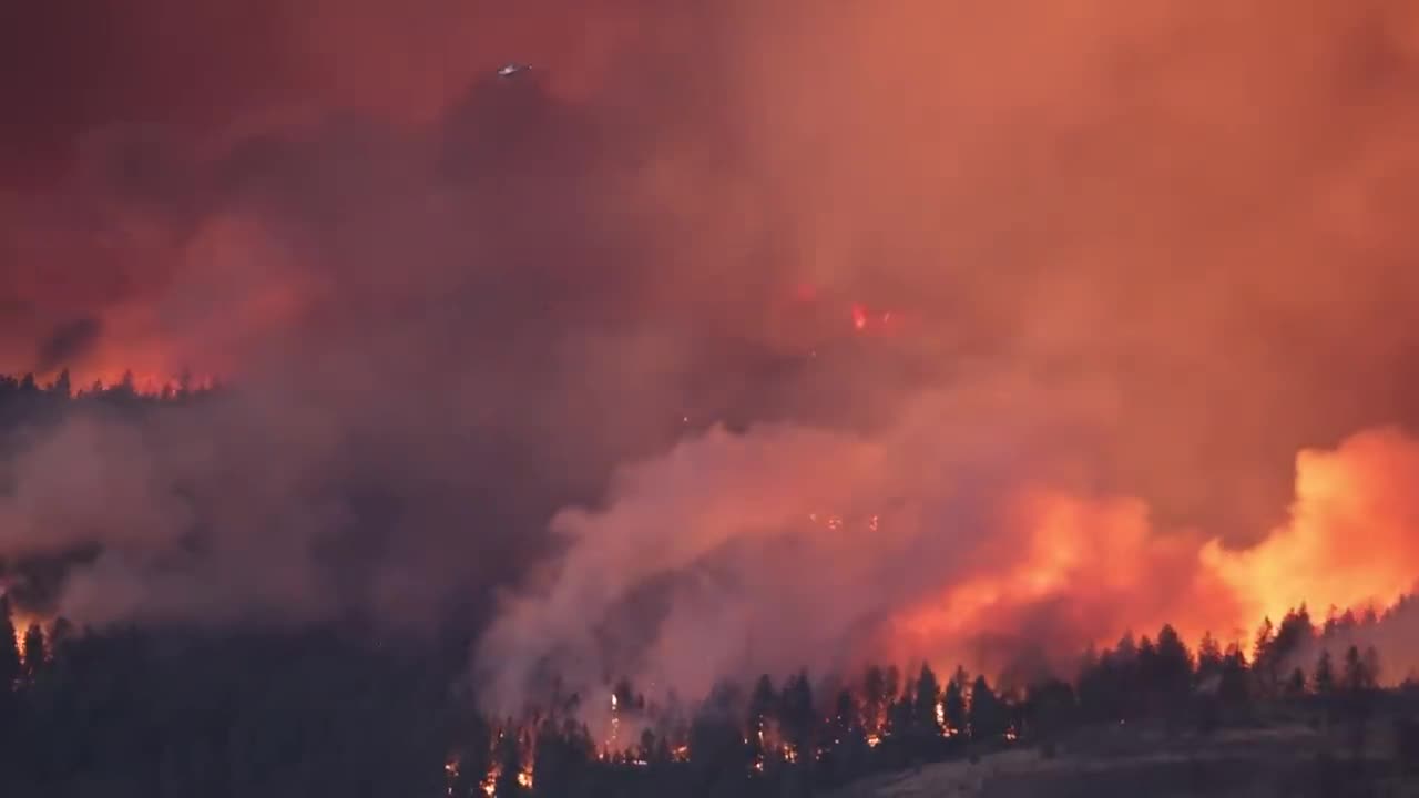 Wildfires hit Canada's city of West Kelowna | AF