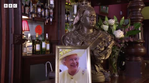 Albert Square commemorates the Queen _ EastEnders - BBC