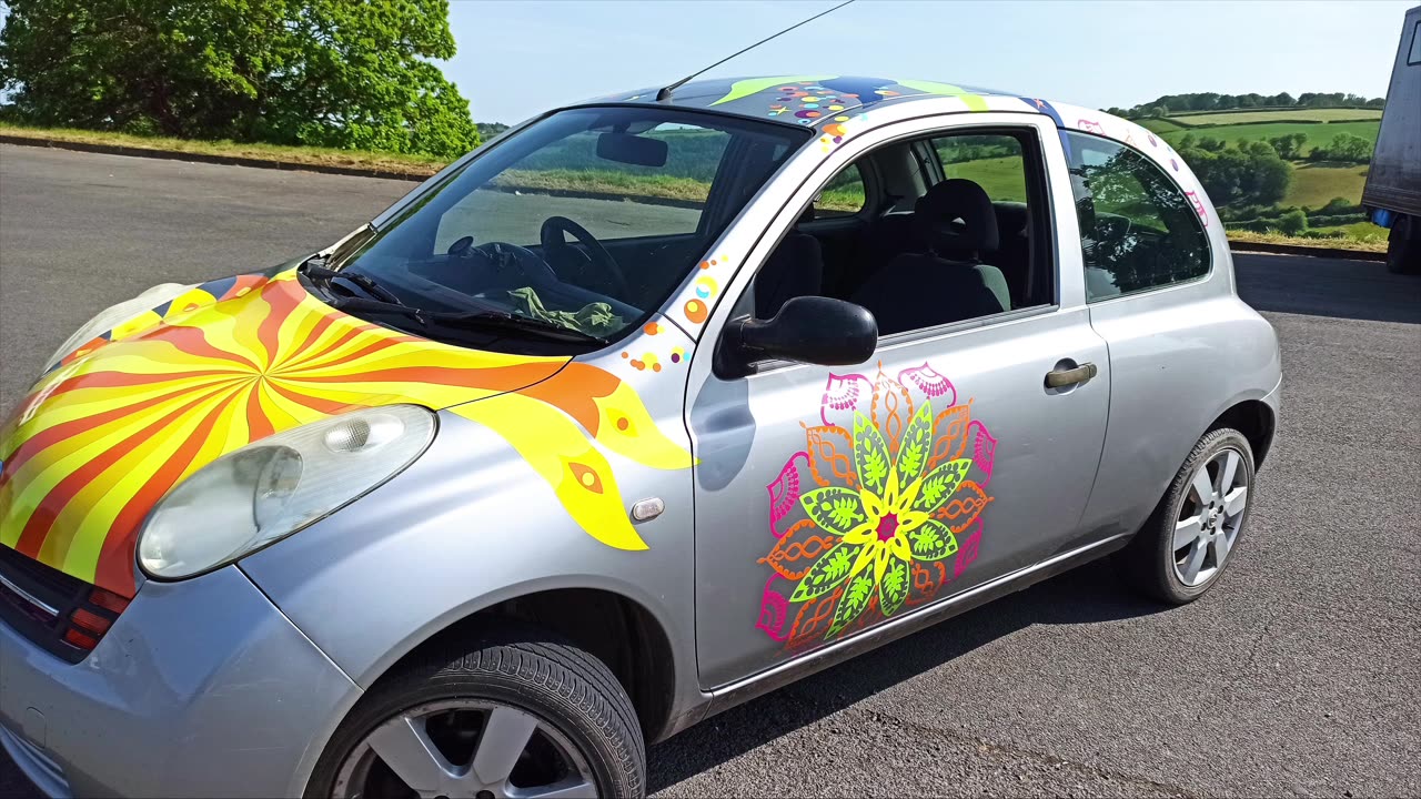 How to put on the massive multicoloured Mandala from Hippy Motors