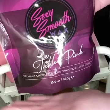 Unboxing and Melting Session: @keiii_xo Dives into Sexy Smooth Tickled Pink Premium Hard Wax!