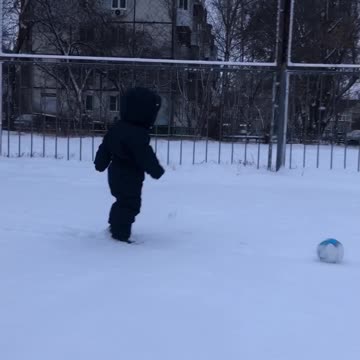 At what age is it better to give to the football section ?