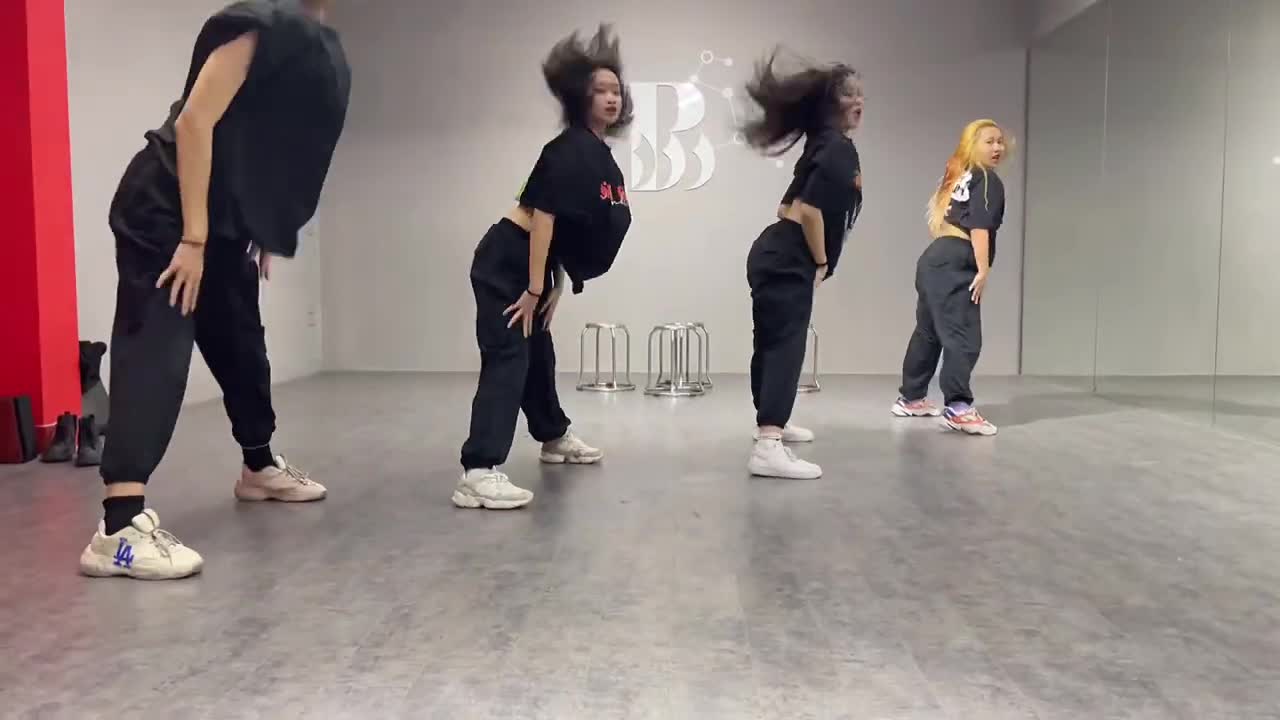 (Oops! Crew's Training) HƯƠNG (Remix) CHOREOGRAPHY