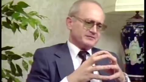4 Stages of Brainwashing - Ideological Subversion by KGB Defecto