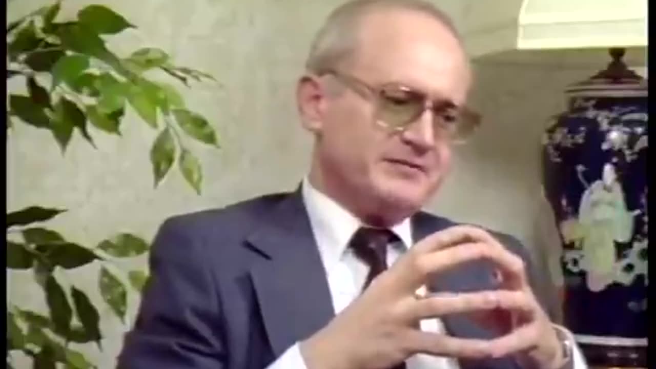 4 Stages of Brainwashing - Ideological Subversion by KGB Defecto