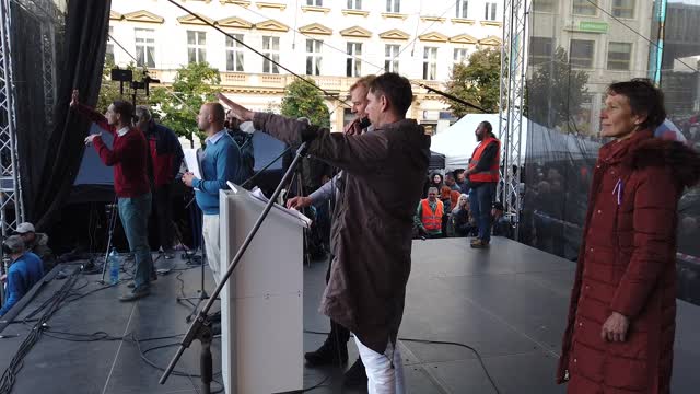 Demonstration i Prag tale af Mads Palsvig