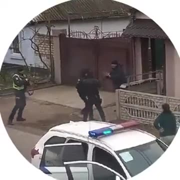 Nábor nových ukrajinských rekrutů na frontu u Charkova