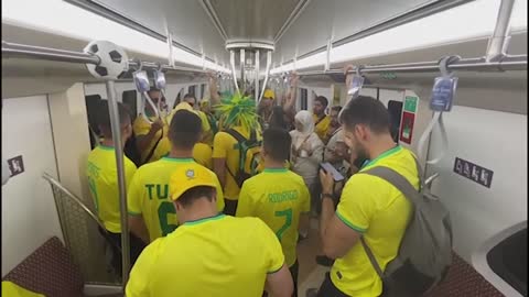 Brazil fans in high spirits ahead of Serbia World Cup game | Qatar 2022 | Seleção