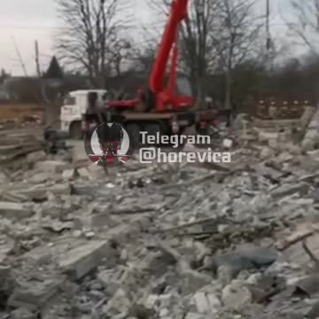 📍Fire strike from the Himars MLRS on the building where the mobilized were located in Makiivka