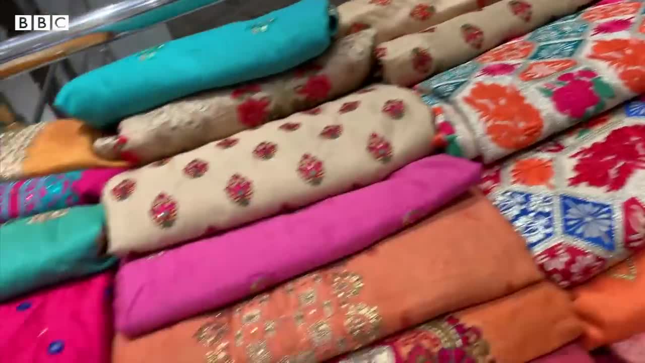 Ludhiana_ Selling Pakistani clothes - BBC URDU