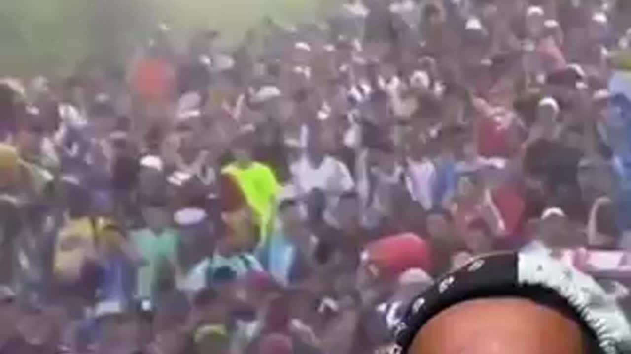15K Migrants Invade 🔥