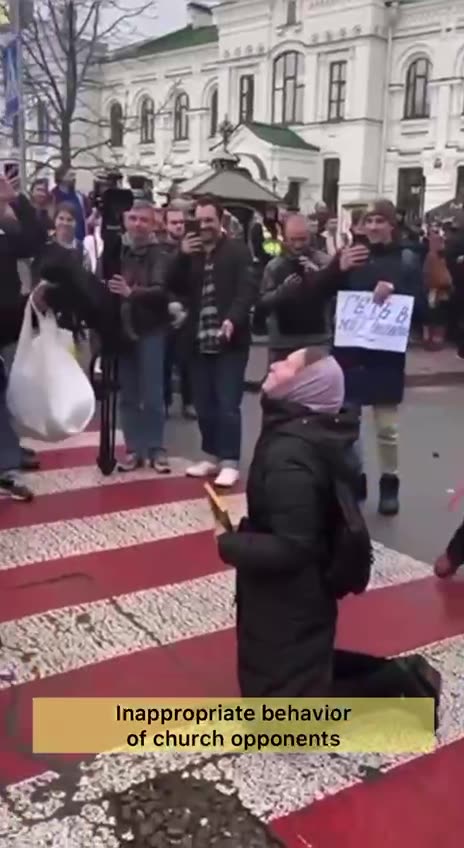 Ultra nationalist provocateurs harass Ukrianian Orthodox Christains at Lavra Caves