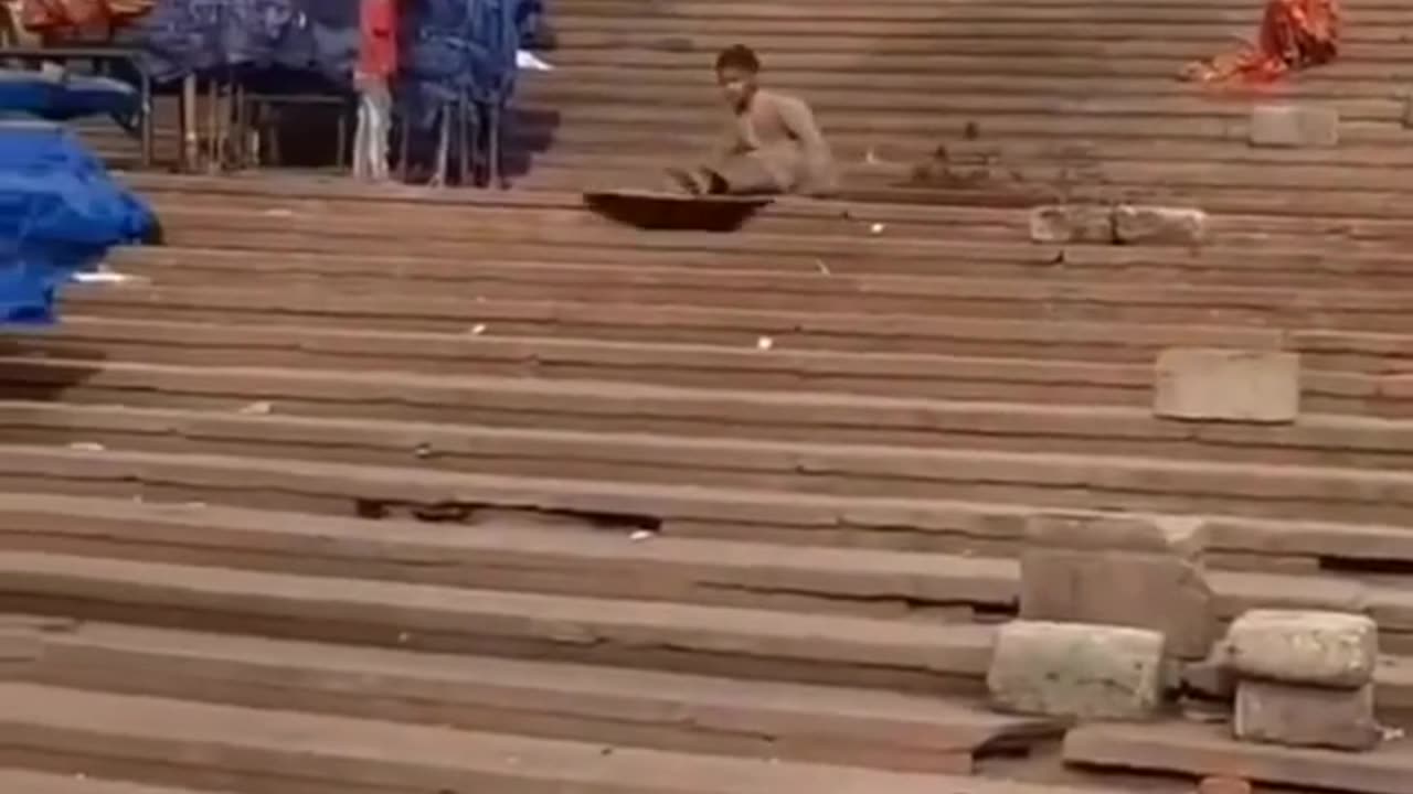 Hahahaaaa skating hack on stairs