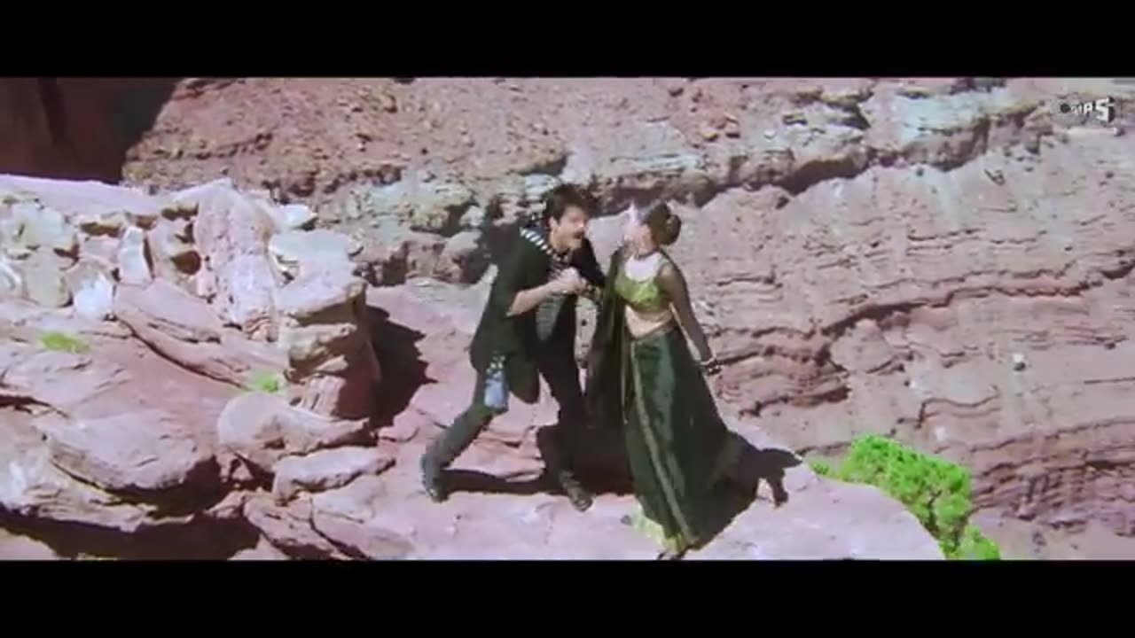 Shukryia shukryia mere pyia hum aapke dil mein rethe hai