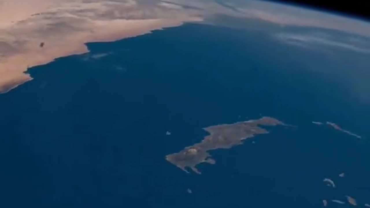 Look at the view of earth 🌎