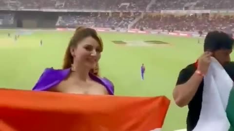 urvashi rautela & India vs Pakistan cricket match 👀🤦🏻‍♂️