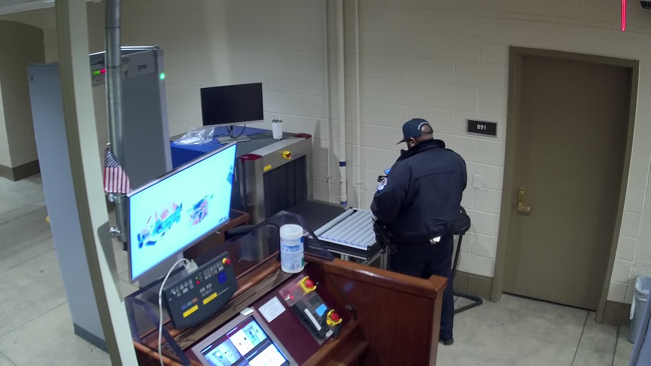 5132CHOBBAGarageScreening1_2021-01-05_22h50min38s600ms.mp4