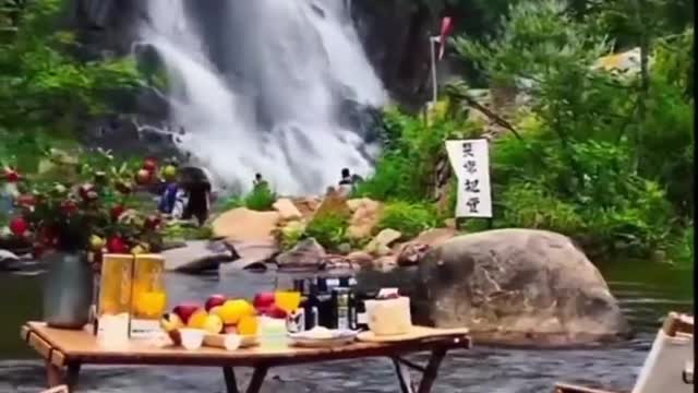 We've ever had breakfast riggt in the river
