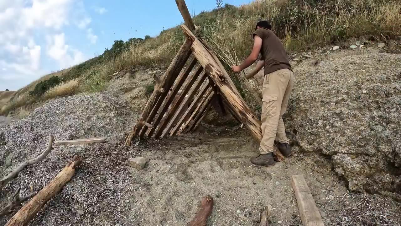 3 DAYS SOLO SURVIVAL (NO FOOD, NO WATER) Rain camping - Bushcraft Shelter