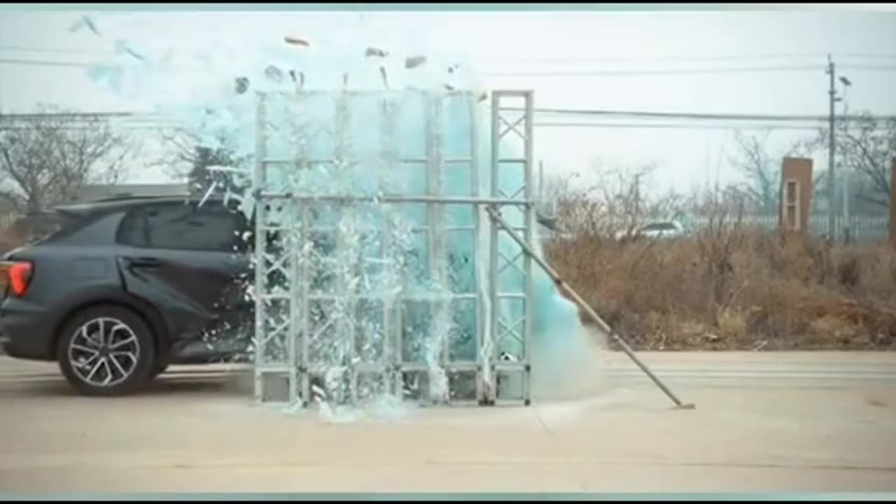 Lynk & Co 02 crash test