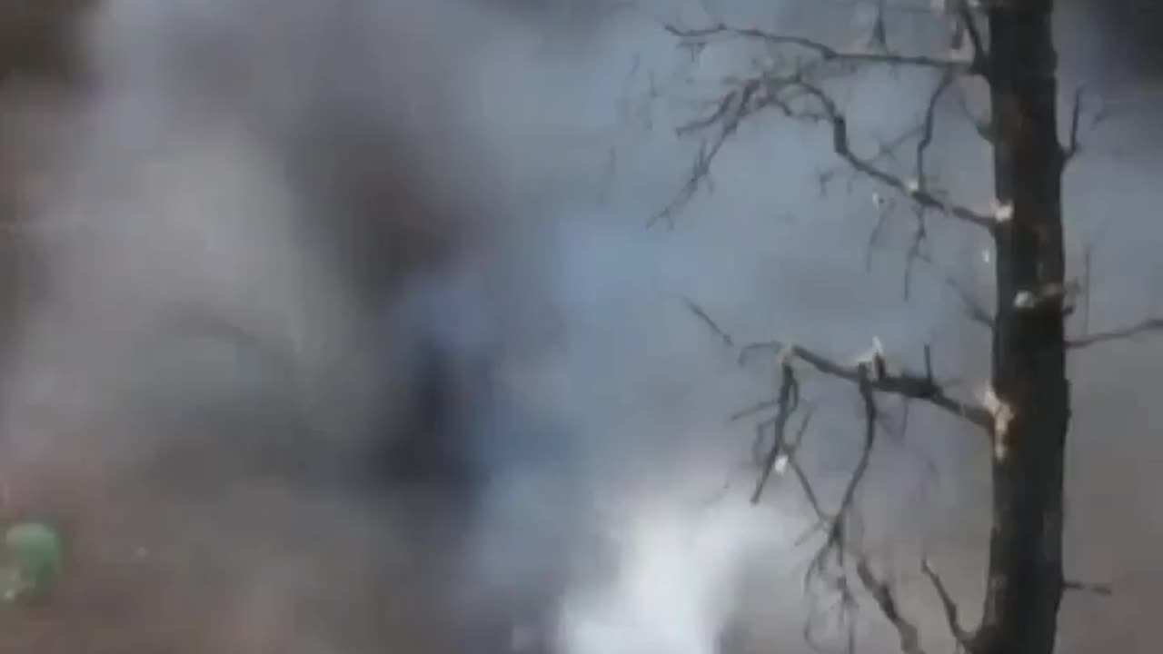 Ukrainian T-72 Attacks Russian Trench