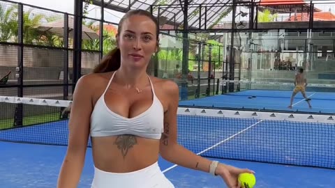 Sexy Girl playing tennis🎾 🥵