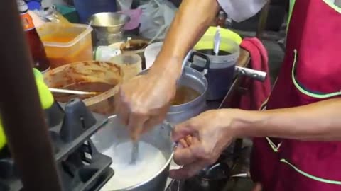 The Most Jaw-Dropping Thai Street Food Performances You Have to See!
