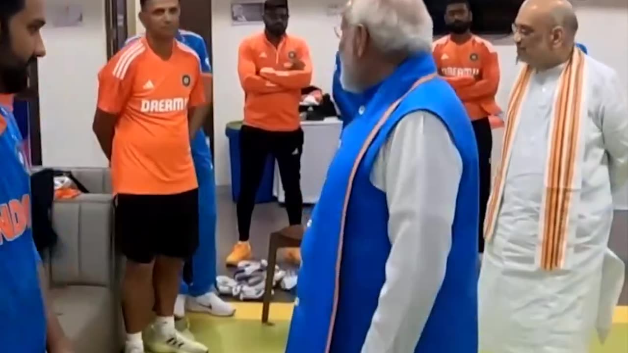 Pm narendra modi ne diya india team kha relax