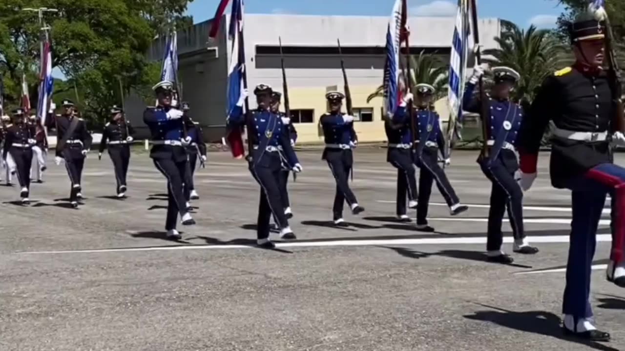 Clausura 2024: Lacalle Pou en Graduación de Guardiamarinas y Pilotos Navales (09/12/2024)