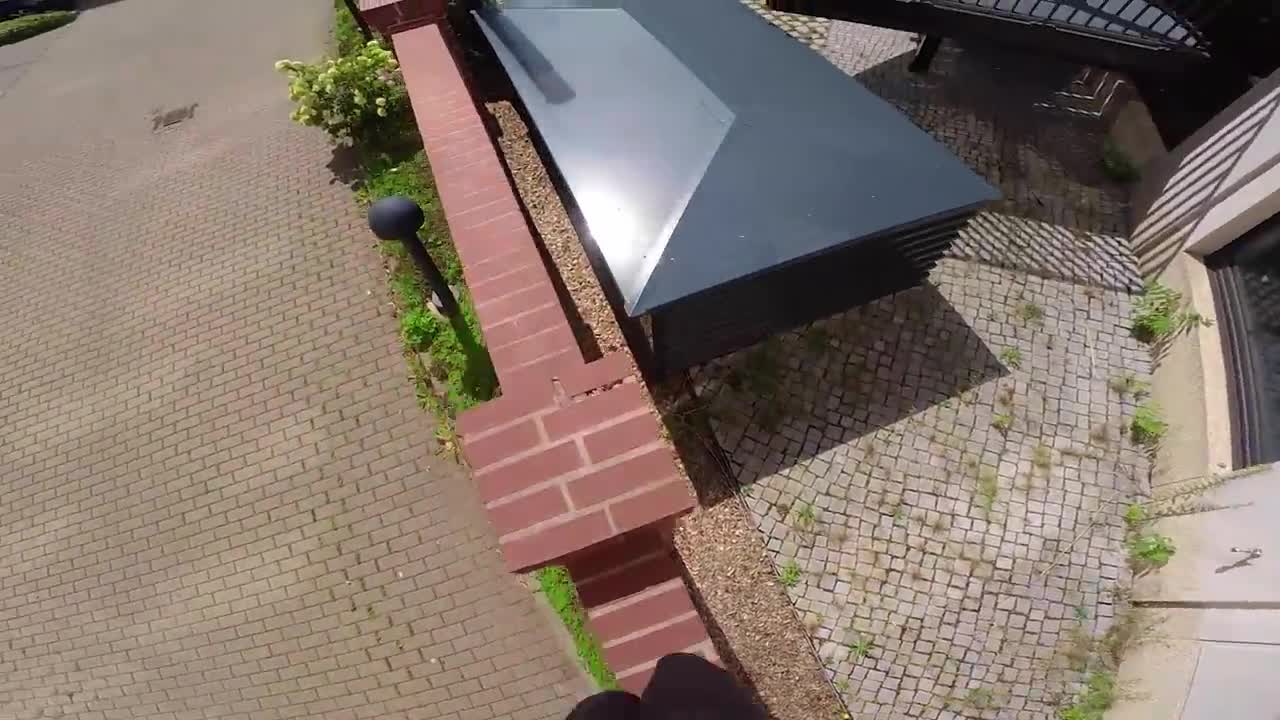 ESCAPING ANGRY DOG (Epic Parkour POV Chase)