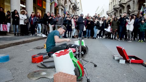 "Epic Street Drummer – Jaw-Dropping Bucket Beats!" 🥁🔥