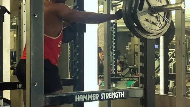 Legday Squatting 300 lb