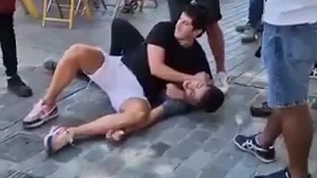 Spanish man takes down morrocan scumbag