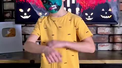 Halloween 🎃 Chicken wings 🤣🤯⚰️ #shorts #tiktok #comedy #damus #Halloween #creepy