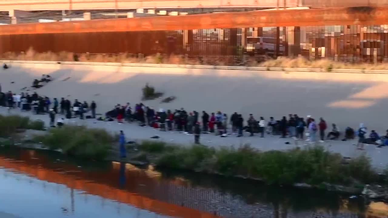 BREAKING: A huge migrant caravan of over 1,000 people crossed illegally into El Paso,