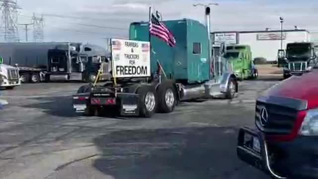 Freedom Convoy USA - Lots of people arriving in Adelanto, CA