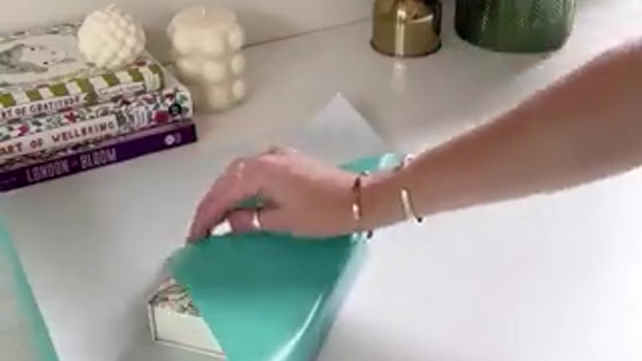 How to wrap a gift without tape | 5 min. Craft | Video 1