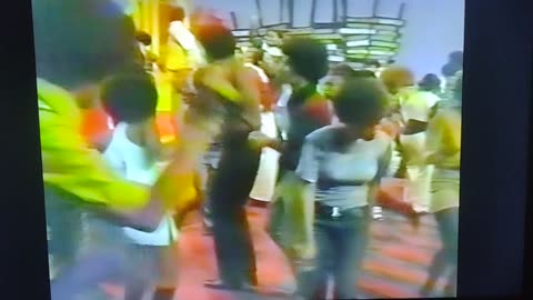 Soul Train Dancers Get On The Good Foot (James Brown) 1972