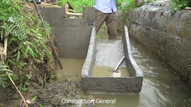 Building a mini-hydro turbine suction power in the middle of the lake