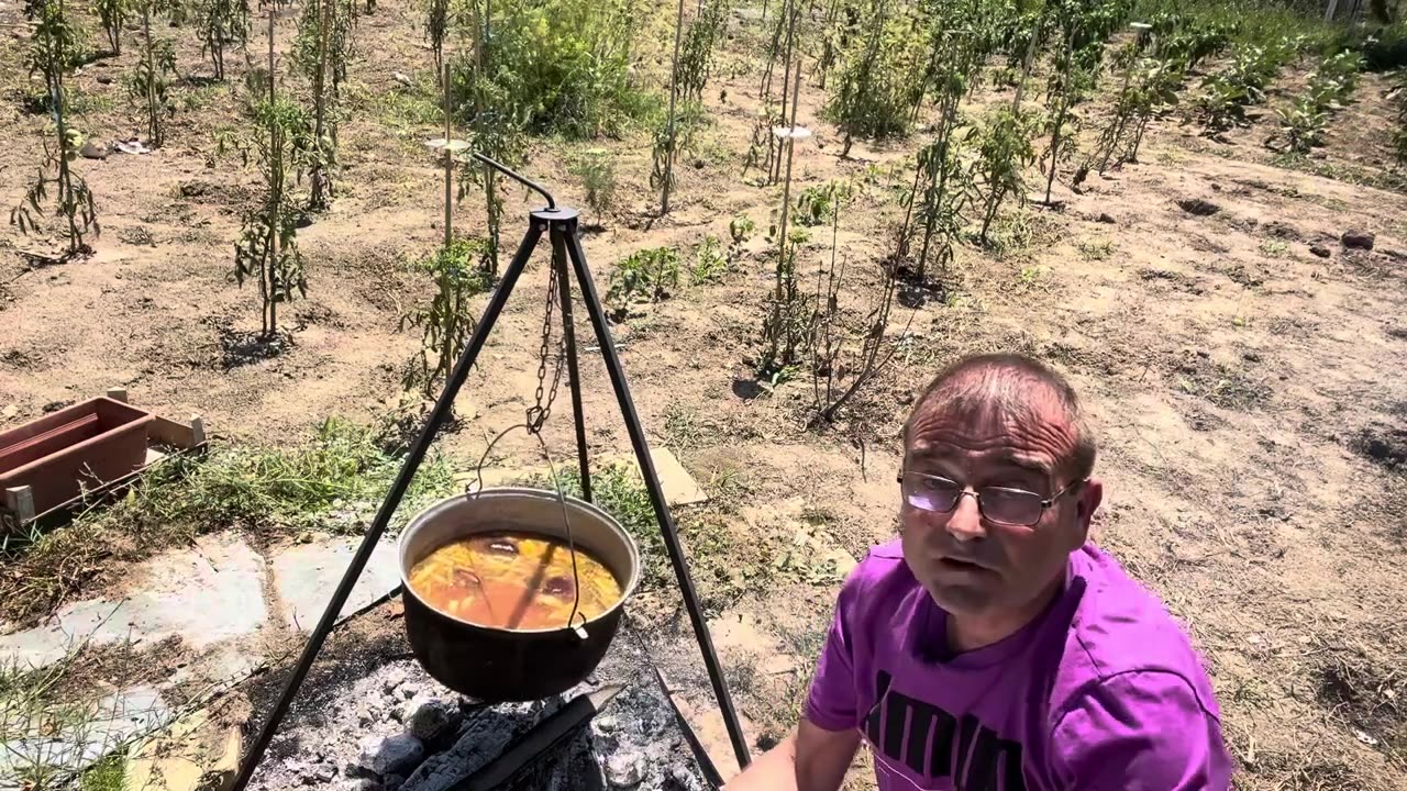 Să-i lovim pe unguri cu ceaunul de fasole, nu cu cimitirul de cruci!