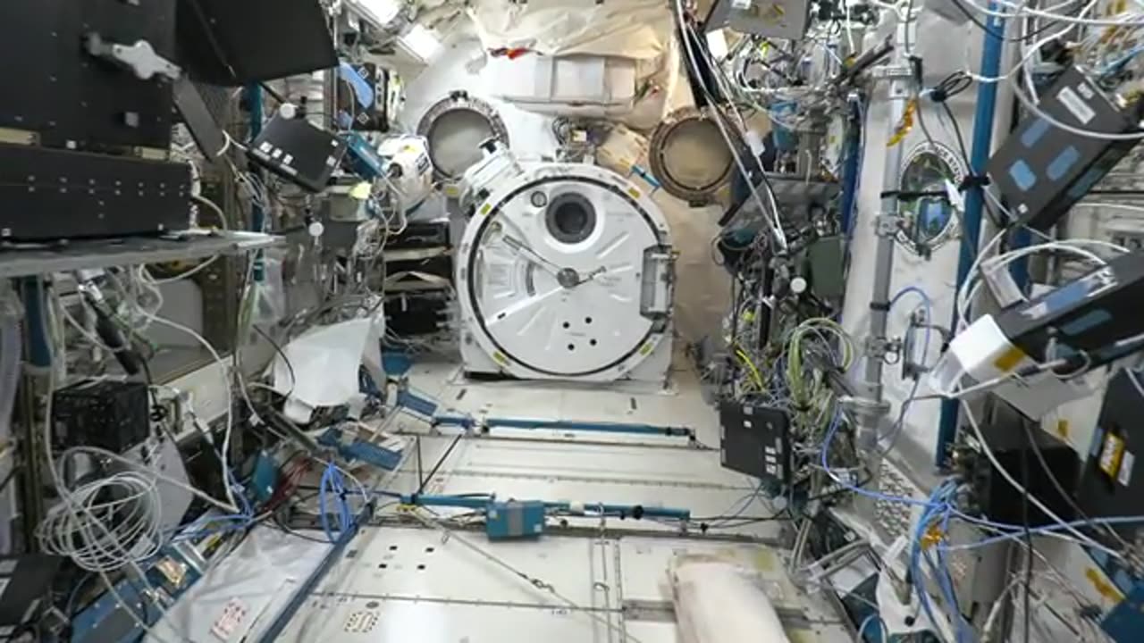 Frank Rubio Tour of the International Space Station (In Spanish)